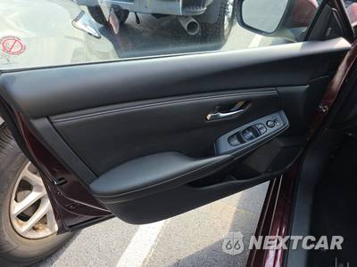 2025 Nissan Sentra SV - zdjęcie 9 z 17 - miniatura