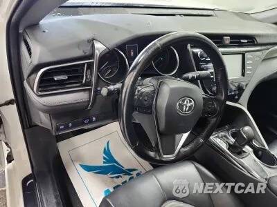 2020 Toyota Camry SE - zdjęcie 12 z 13 - miniatura