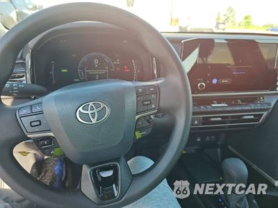 2026 Toyota Camry LE - zdjęcie 11 z 20 - miniatura