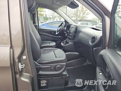 2018 Mercedes-Benz Metris Cargo Van 126.0" WB - zdjęcie 8 z 36 - miniatura