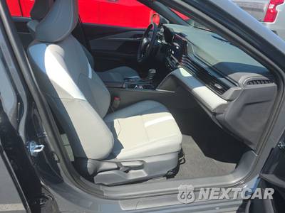 2026 Toyota Camry SE - zdjęcie 8 z 19 - miniatura
