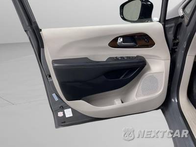 2023 Chrysler Pacifica Limited 121.6" WB - zdjęcie 23 z 38 - miniatura