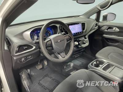2023 Chrysler Pacifica Touring 121.6" WB - zdjęcie 17 z 37 - miniatura