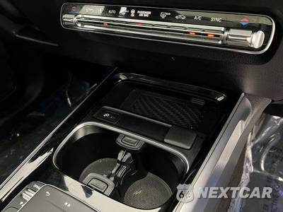 2021 Mercedes-Benz GLB 250 4MATIC - zdjęcie 12 z 46 - miniatura