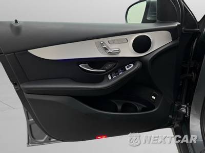 2021 Mercedes-Benz GLC 300 4MATIC - zdjęcie 31 z 45 - miniatura