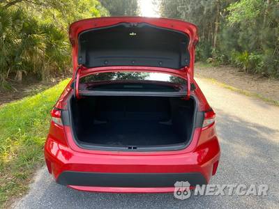 2021 Toyota Corolla LE Sedan - zdjęcie 49 z 50 - miniatura