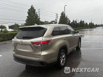 2015 Toyota Highlander XLE - zdjęcie 5 z 53 - miniatura