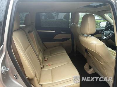 2015 Toyota Highlander XLE - zdjęcie 36 z 53 - miniatura