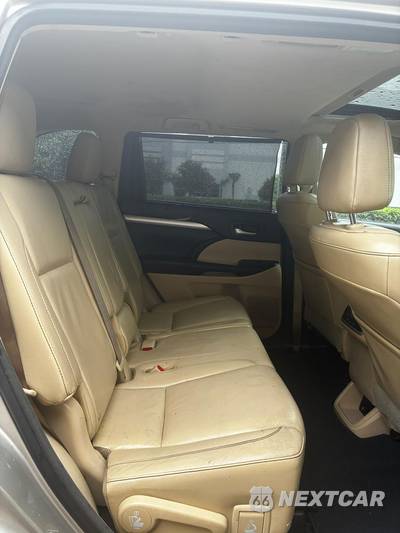 2015 Toyota Highlander XLE - zdjęcie 37 z 53 - miniatura