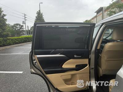 2015 Toyota Highlander XLE - zdjęcie 42 z 53 - miniatura
