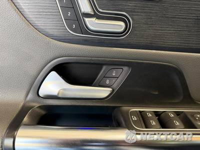 2021 Mercedes-Benz AMG GLA 35 4MATIC - zdjęcie 12 z 50 - miniatura