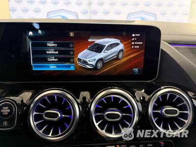 2021 Mercedes-Benz AMG GLA 35 4MATIC - zdjęcie 48 z 50 - miniatura