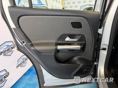 2021 Mercedes-Benz AMG GLA 35 4MATIC - zdjęcie 20 z 50 - miniatura