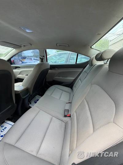 2018 Hyundai Elantra SE Sedan - zdjęcie 14 z 20 - miniatura