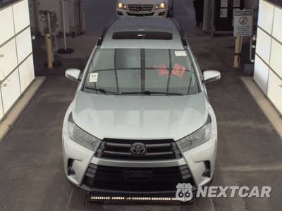 2019 Toyota Highlander SE - zdjęcie 2 z 27 - miniatura