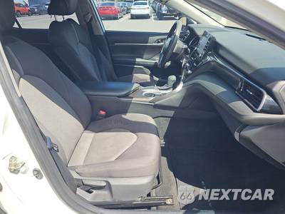 2021 Toyota Camry LE - zdjęcie 8 z 21 - miniatura