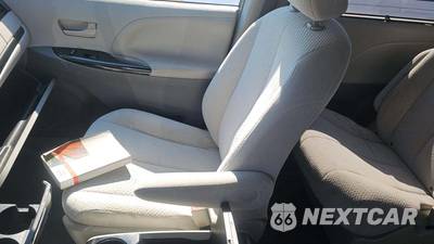 2012 Toyota Sienna LE 7-Passenger 119.3" WB - zdjęcie 25 z 26 - miniatura