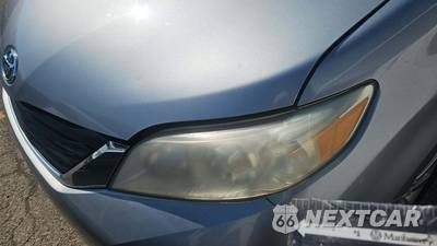 2012 Toyota Sienna LE 7-Passenger 119.3" WB - zdjęcie 8 z 26 - miniatura