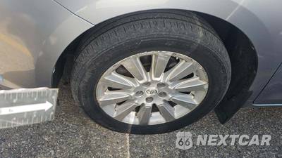 2012 Toyota Sienna LE 7-Passenger 119.3" WB - zdjęcie 7 z 26 - miniatura