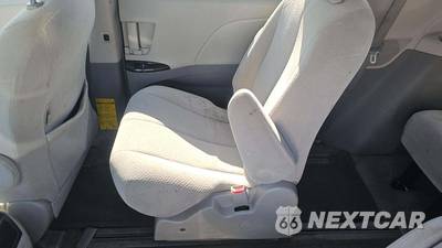 2012 Toyota Sienna LE 7-Passenger 119.3" WB - zdjęcie 24 z 26 - miniatura