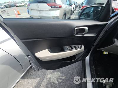 2025 Hyundai Venue SEL - zdjęcie 9 z 25 - miniatura