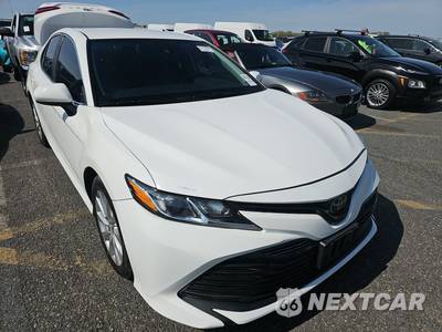 2020 Toyota Camry LE - zdjęcie 3 z 56 - miniatura