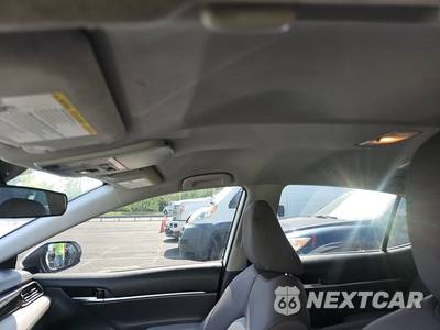 2020 Toyota Camry LE - zdjęcie 17 z 56 - miniatura