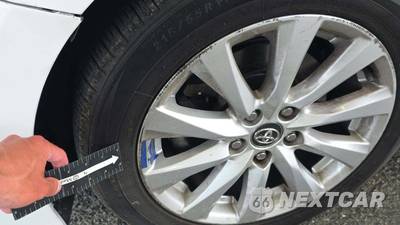 2020 Toyota Camry LE - zdjęcie 53 z 56 - miniatura