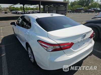 2020 Toyota Camry LE - zdjęcie 6 z 56 - miniatura