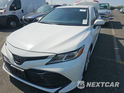 2020 Toyota Camry LE - zdjęcie 1 z 56 - miniatura