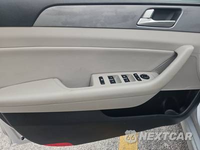 2019 Hyundai Sonata Hybrid SE - zdjęcie 9 z 18 - miniatura