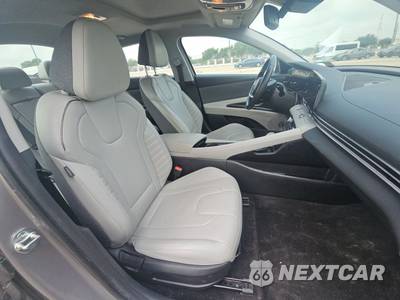2024 Hyundai Elantra Limited - zdjęcie 8 z 18 - miniatura