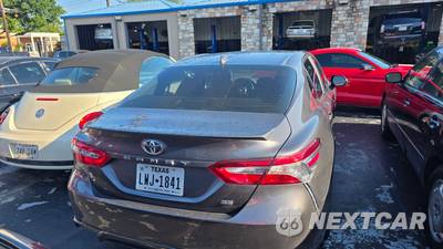 2019 Toyota Camry SE - zdjęcie 6 z 15 - miniatura