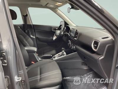 2025 Hyundai Venue SEL - zdjęcie 30 z 38 - miniatura