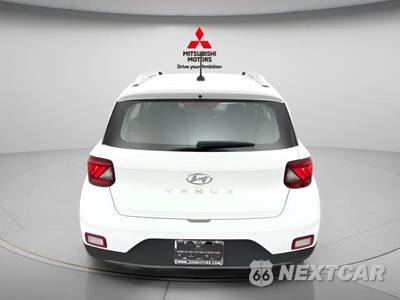 2025 Hyundai Venue SEL - zdjęcie 5 z 41 - miniatura