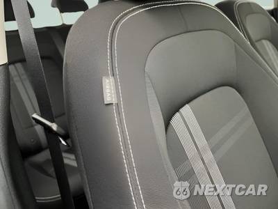 2025 Hyundai Venue SEL - zdjęcie 11 z 41 - miniatura
