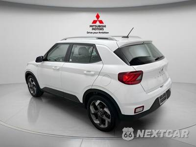 2025 Hyundai Venue SEL - zdjęcie 6 z 41 - miniatura