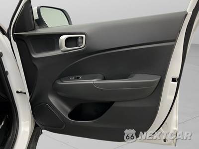 2025 Hyundai Venue SEL - zdjęcie 11 z 40 - miniatura