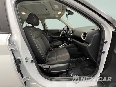 2025 Hyundai Venue SEL - zdjęcie 7 z 40 - miniatura