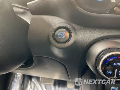 2025 Hyundai Venue SEL - zdjęcie 17 z 38 - miniatura