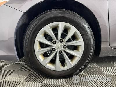 2017 Toyota Camry LE - zdjęcie 40 z 43 - miniatura