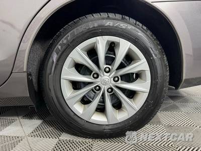 2017 Toyota Camry LE - zdjęcie 41 z 43 - miniatura