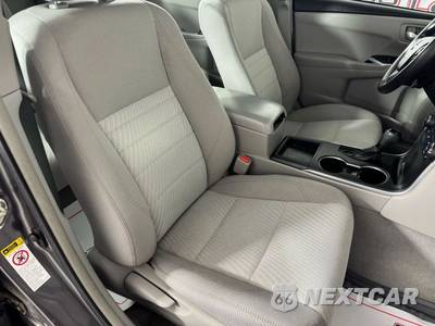2017 Toyota Camry LE - zdjęcie 32 z 43 - miniatura