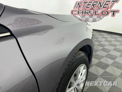 2017 Toyota Camry LE - zdjęcie 29 z 43 - miniatura