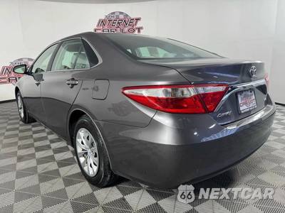 2017 Toyota Camry LE - zdjęcie 24 z 43 - miniatura