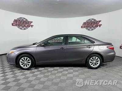 2017 Toyota Camry LE - zdjęcie 4 z 43 - miniatura