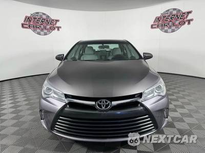 2017 Toyota Camry LE - zdjęcie 2 z 43 - miniatura