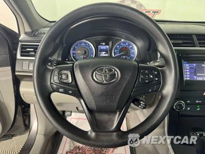 2017 Toyota Camry LE - zdjęcie 13 z 43 - miniatura
