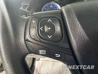 2017 Toyota Camry LE - zdjęcie 15 z 43 - miniatura