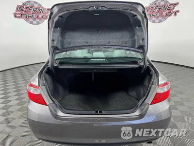 2017 Toyota Camry LE - zdjęcie 25 z 43 - miniatura